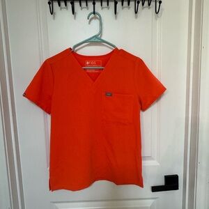 Figs Fiery Coral Catarina Scrub Top